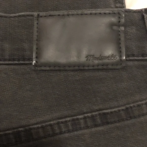 Madewell 10" High-Rise Yoke Detail Button Front Roadtripper Jeans - Picture 12 of 15